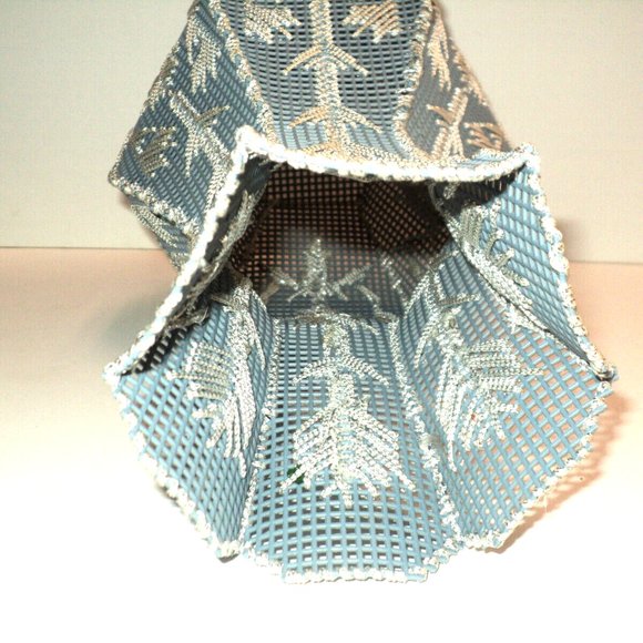 Plastic Canvas Vase Blue-Gray w/ Silver Metallic Needlepoint 11 1/2" x 7 Vintage - Picture 4 of 5